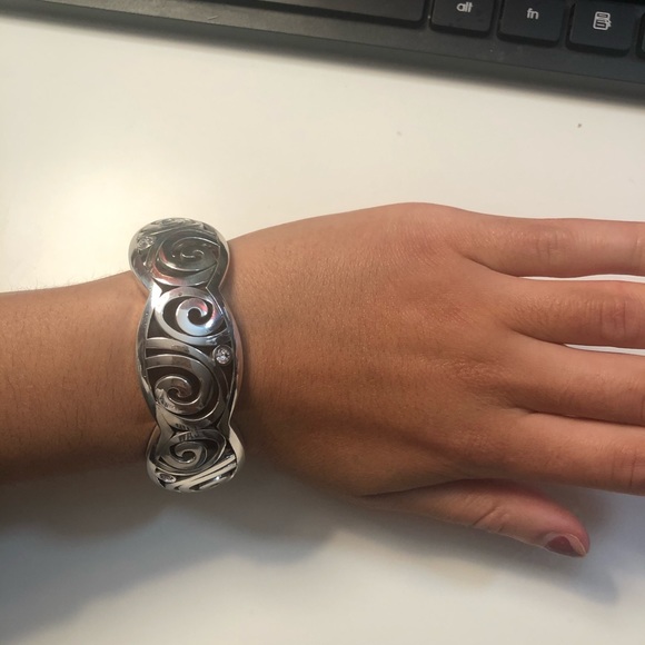 Silver bangle - Picture 2 of 2